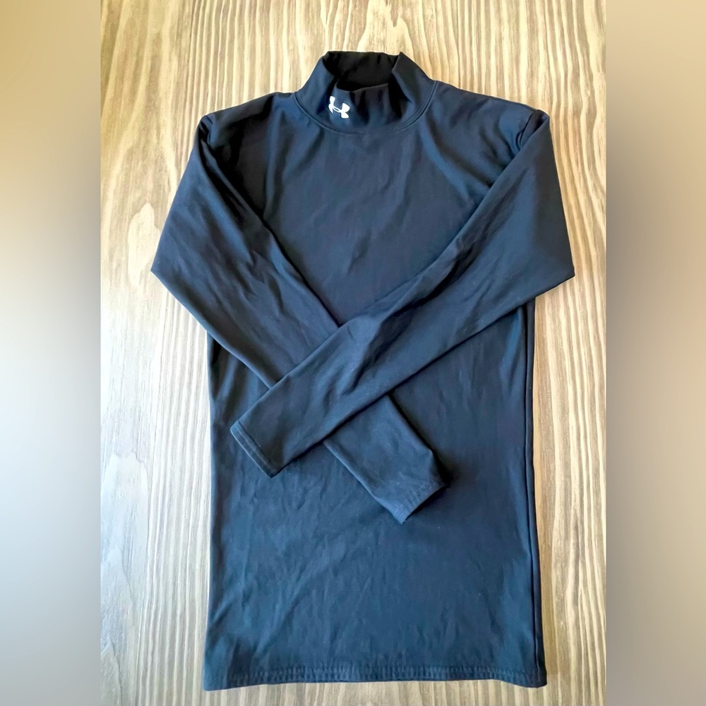 Under Armour top